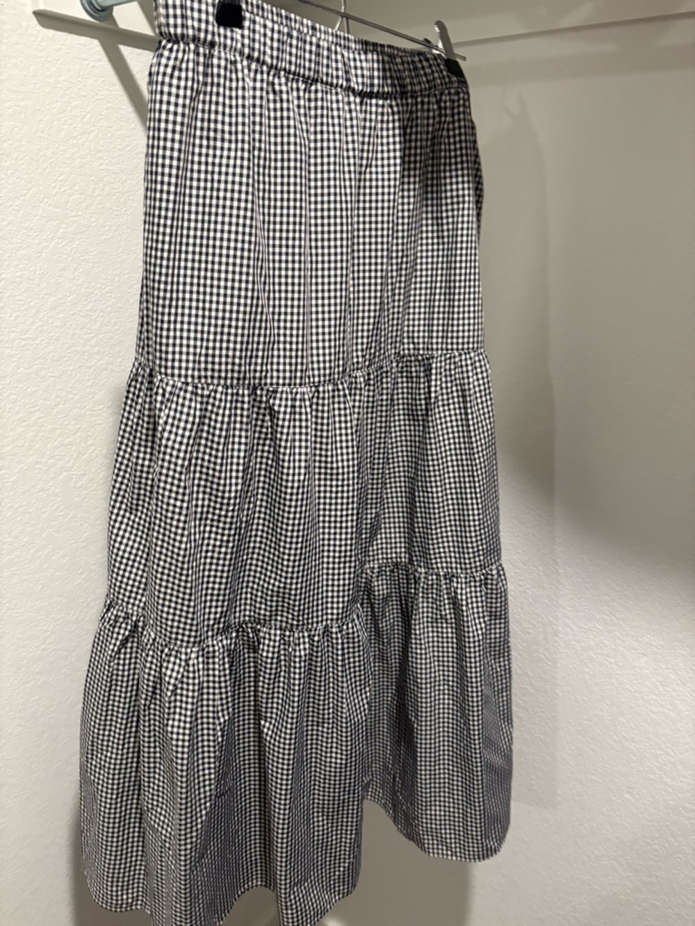 Ann Taylor Gingham Taffeta Tiered Skirt -Medium - Picture 3 of 5